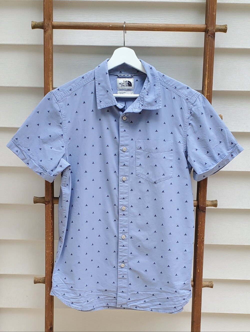 The North Face Men's Button-Down Casual Shirt Size M